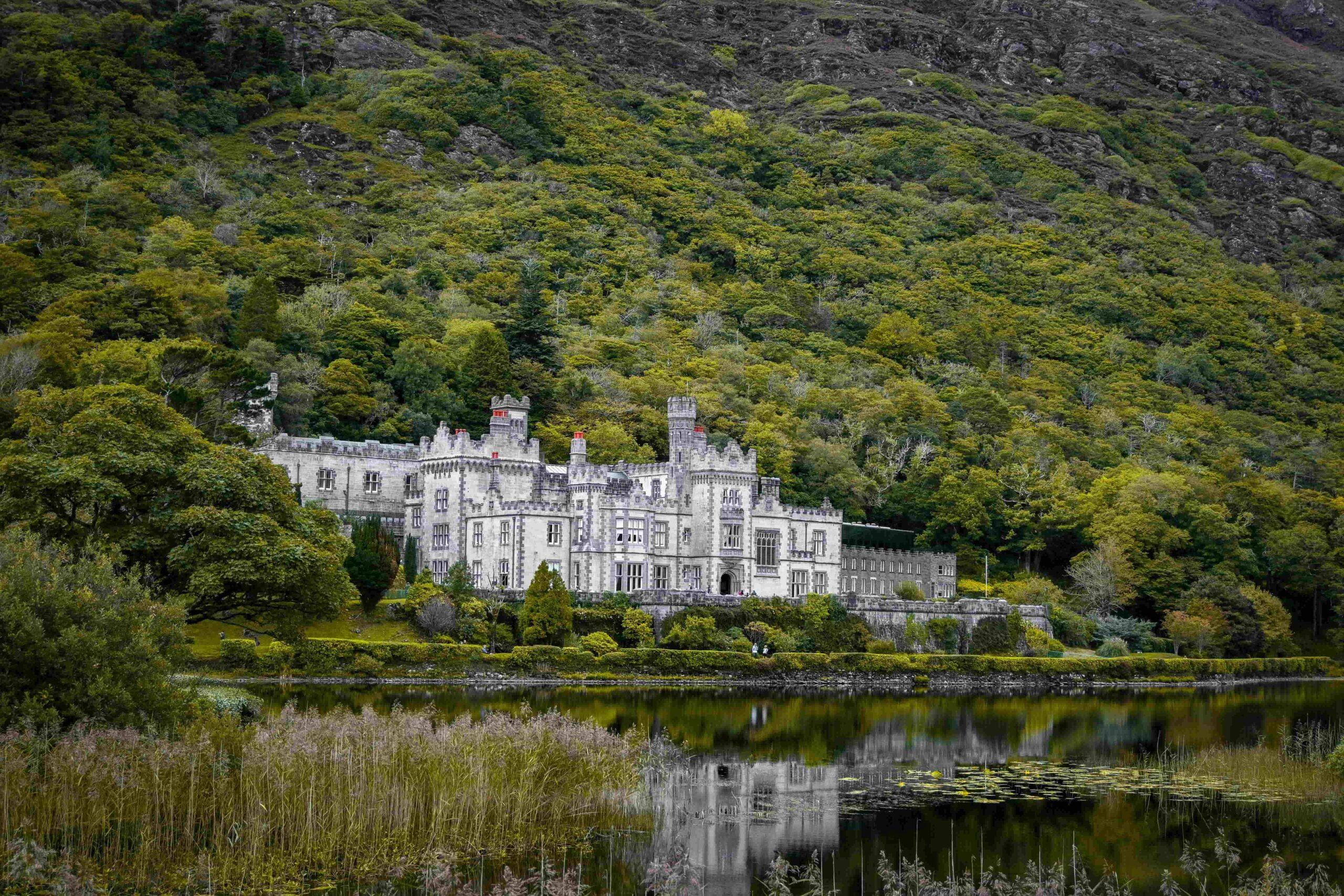 Read more about the article Discovering the Emerald Isle: Top 10 Hotel Resorts in Ireland