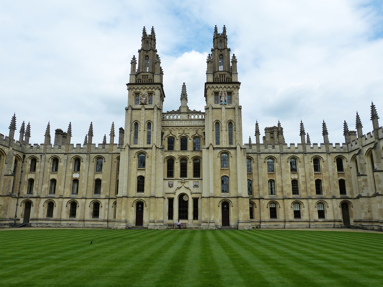 Read more about the article A Comprehensive Guide to Planning Your Vacation to Oxford, England