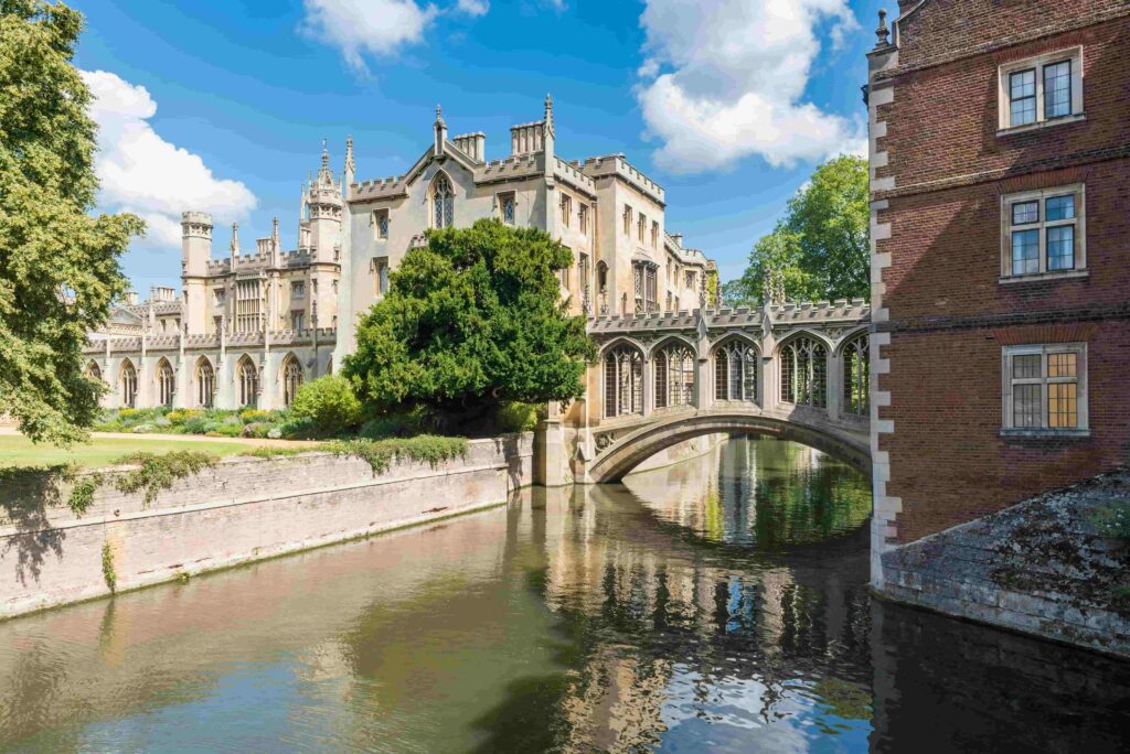 Cambridge Chronicles: Punting on the River Cam and University Tours