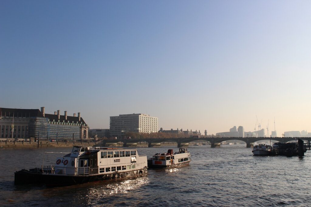 An In-Depth Look at Vacation Cruising on the River Thames
